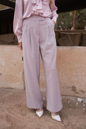  LIGHT PINK