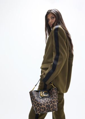  maron/negro
