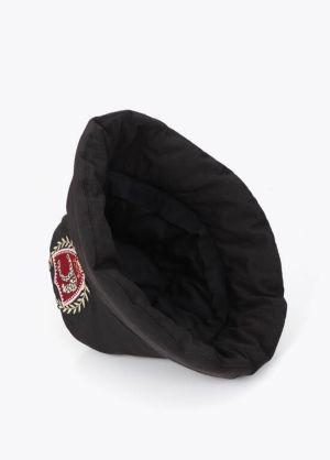 Bob matelassé nylon avec patch NEGRO